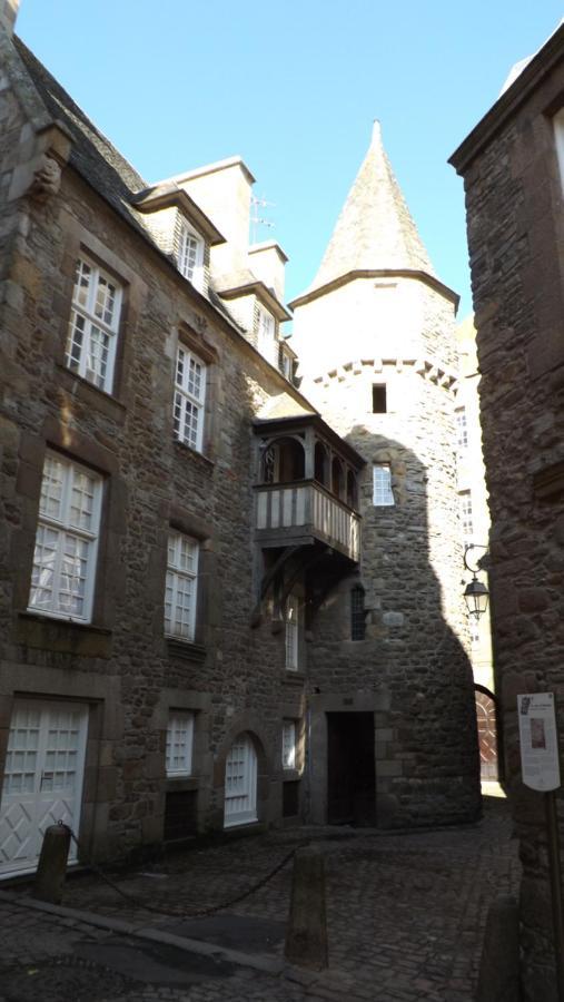 Appartement T2 ,Parking Prive,Terrasse, 10 Mns A Pieds De La Cite Corsaire Et Ses Plages Saint-Malo Exterior foto