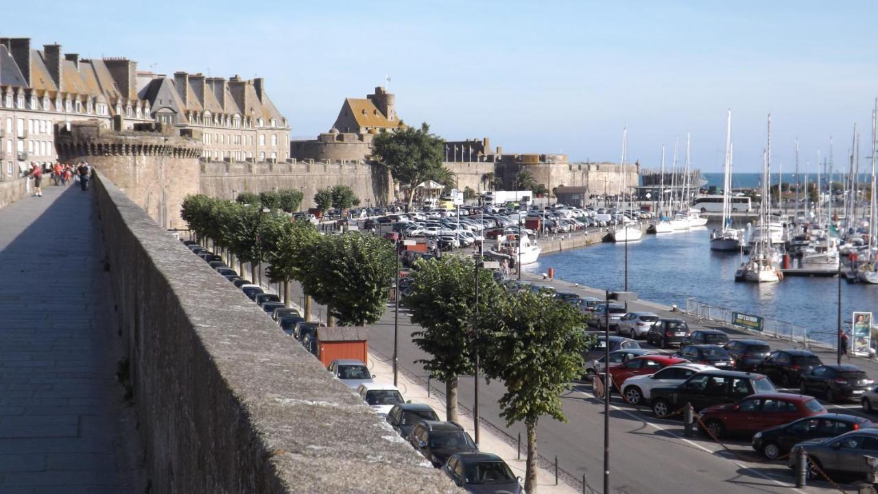 Appartement T2 ,Parking Prive,Terrasse, 10 Mns A Pieds De La Cite Corsaire Et Ses Plages Saint-Malo Exterior foto