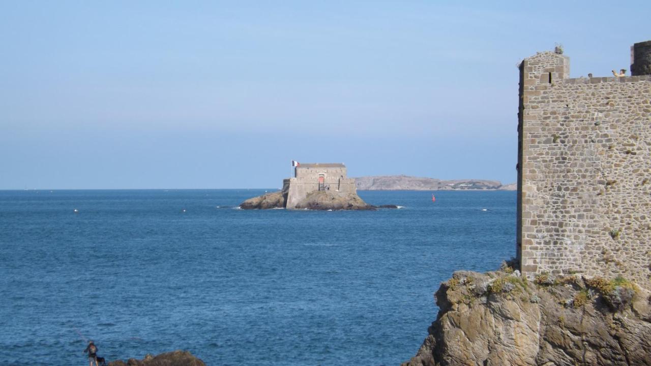 Appartement T2 ,Parking Prive,Terrasse, 10 Mns A Pieds De La Cite Corsaire Et Ses Plages Saint-Malo Exterior foto